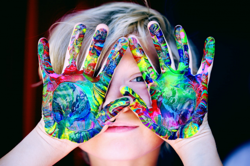 6 motius pels quals treballem el control de la miopia en nens i adolescents també amb lents de contacte