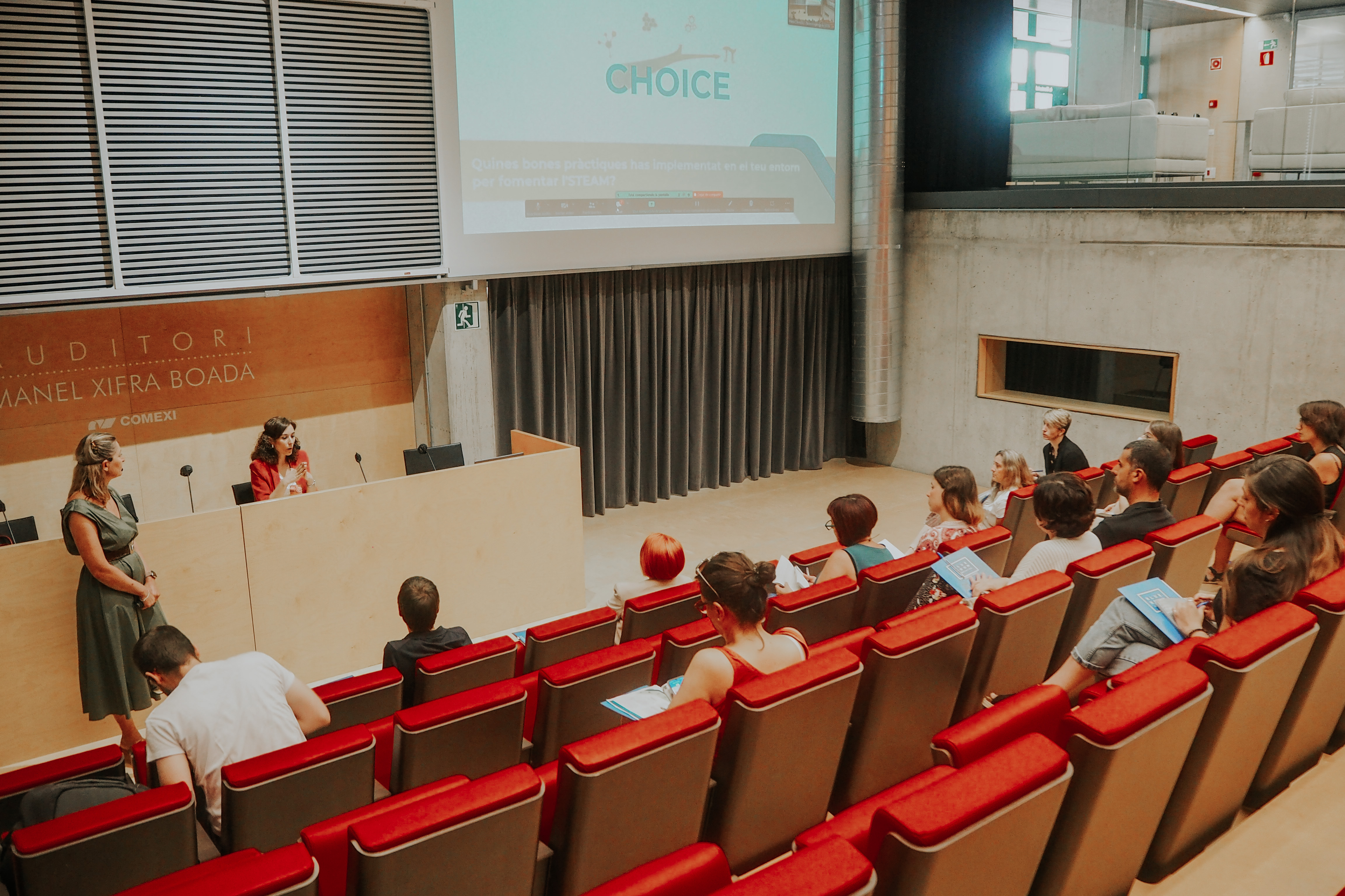 ENGINY-era realitza la pon&egrave;ncia "Qu&egrave; &eacute;s STEAM i per qu&egrave; aplicar-ho d'una manera transversal a classe" en la jornada final del projecte CHOICE