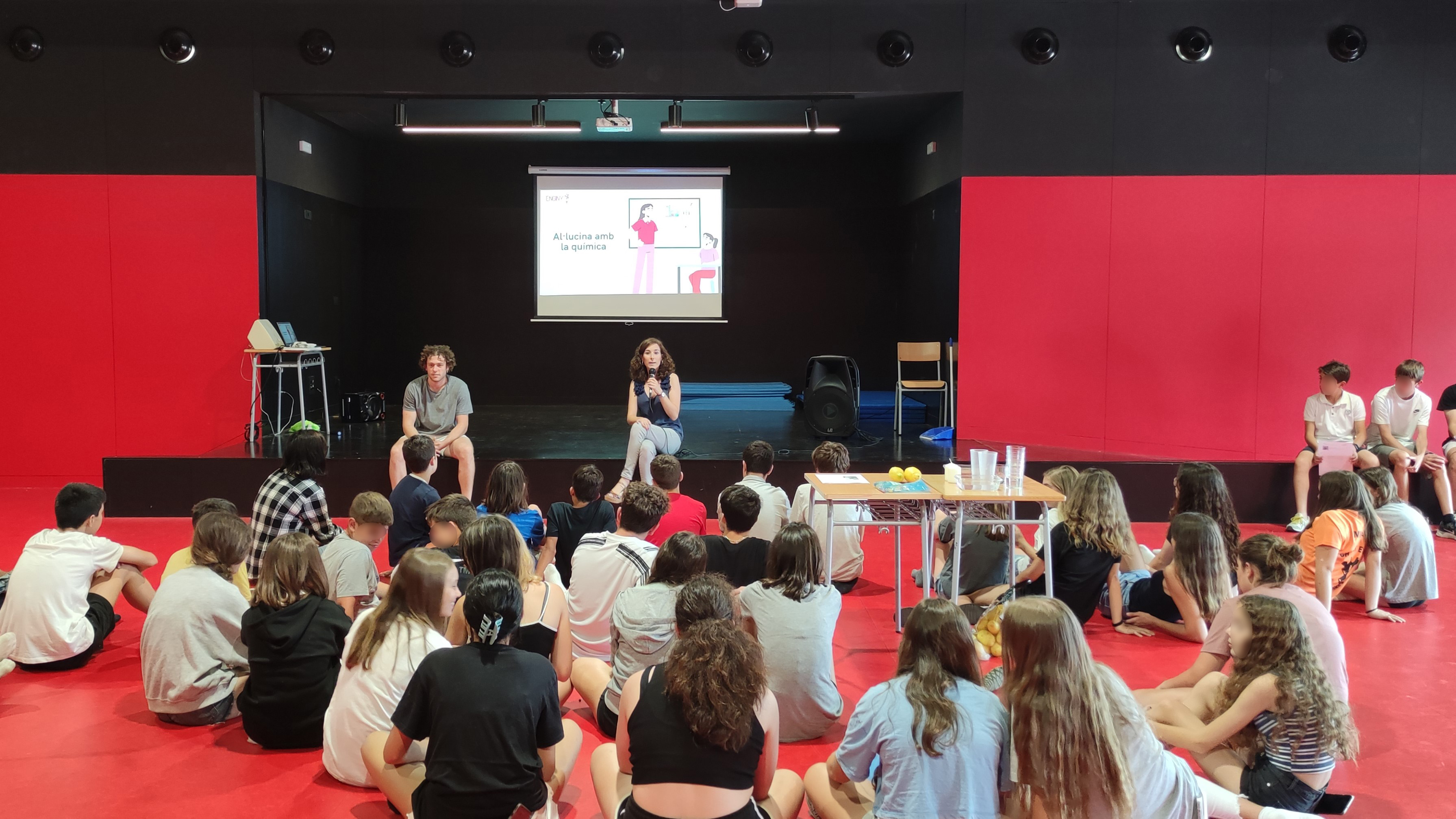 Taller cient&iacute;fic a l'institut Can Record de Sant Esteve de Palautordera gr&agrave;cies al suport de la Fundaci&oacute; Caixa d'Enginyers