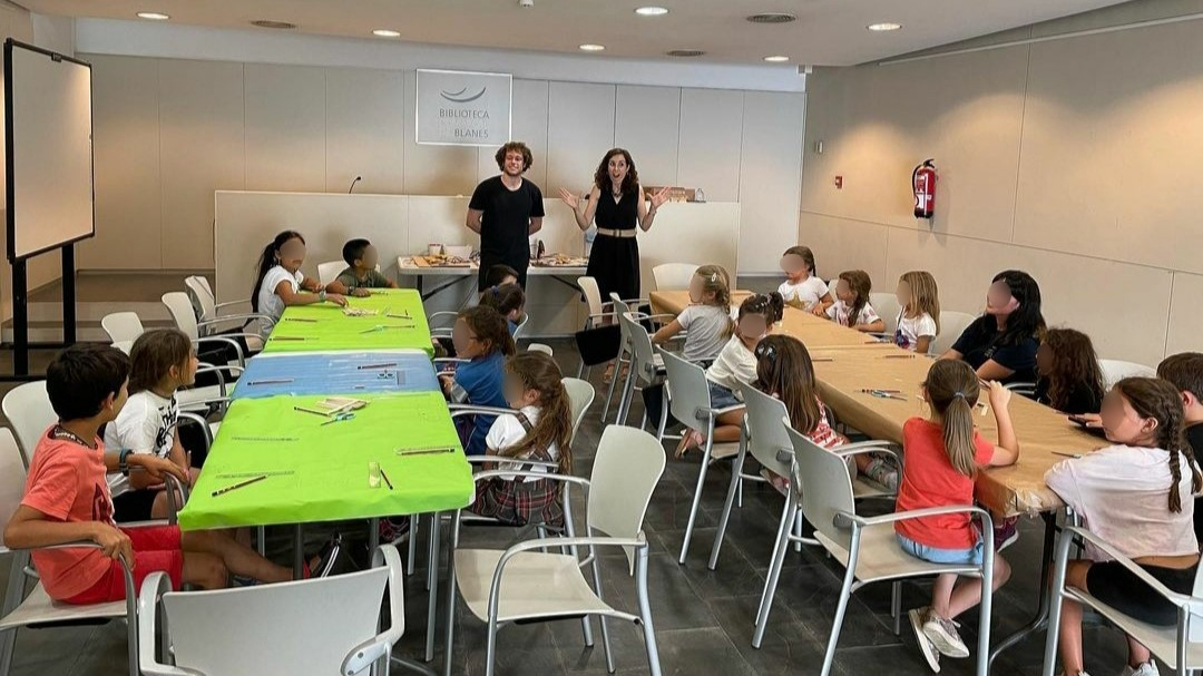 Taller d'enginyeria "Constru&iuml;m un catamar&agrave;" a Blanes per celebrar la setmana del Mar