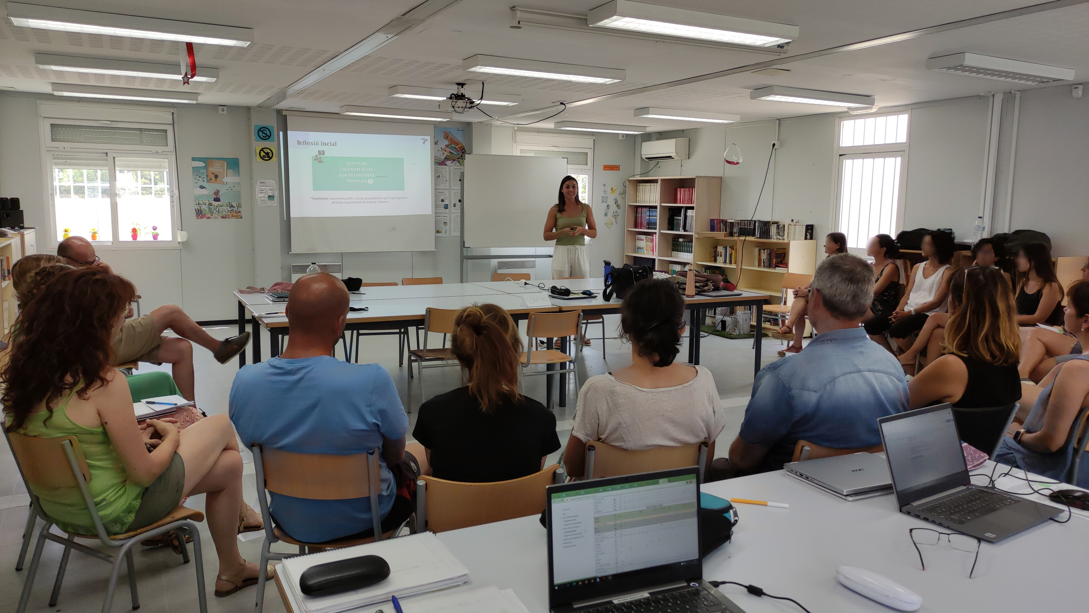 Formaci&oacute; de coeducaci&oacute; al professorat de l'institut de Ma&ccedil;anet de la Selva