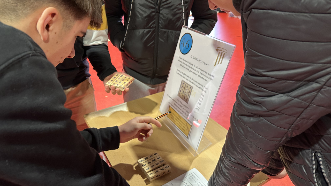 Gimcana matem&agrave;tica a l'institut Can Record