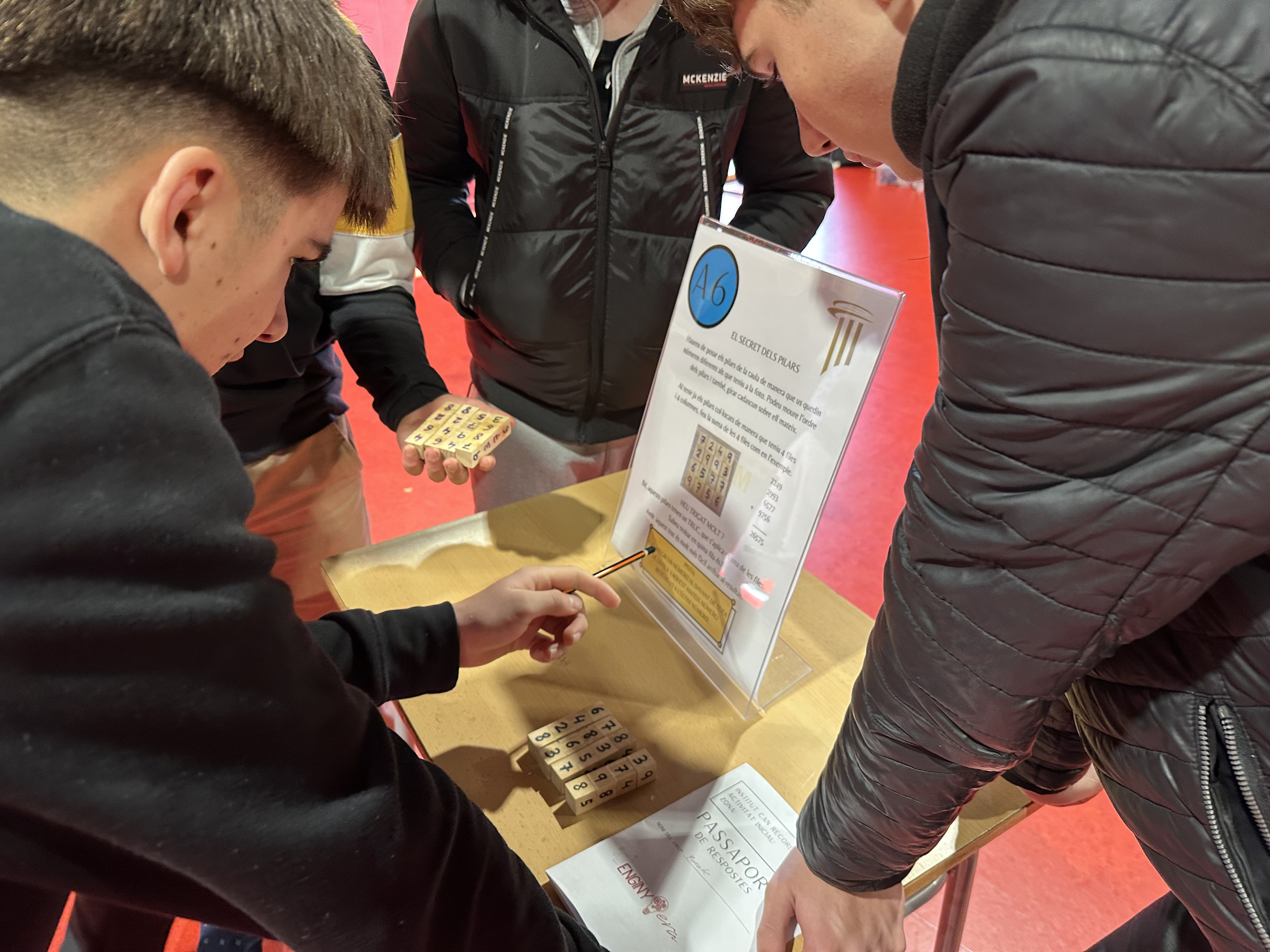 Gimcana matem&agrave;tica a l'institut Can Record