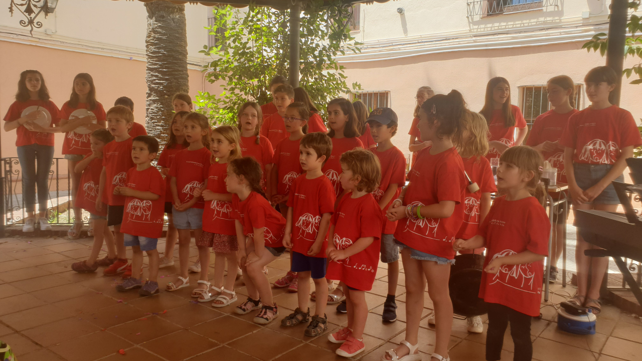 CANTAR EN UNA CORAL