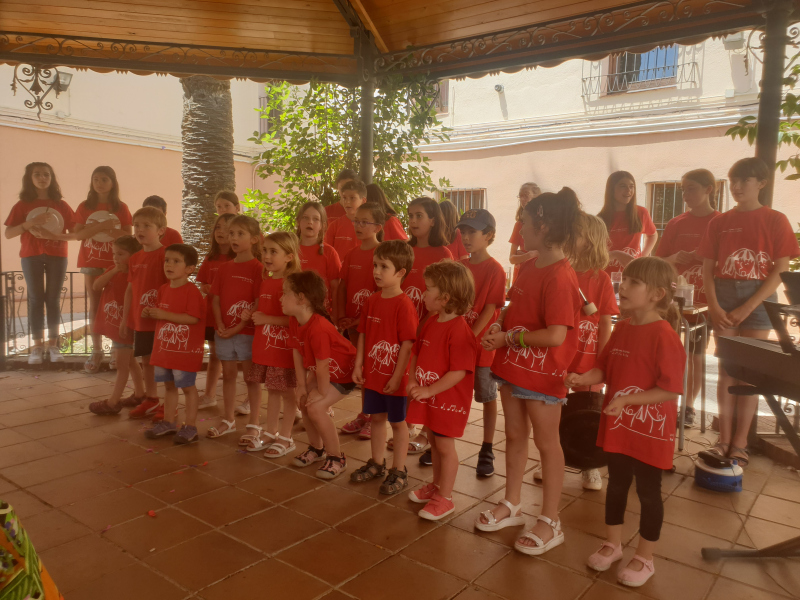 CANTAR EN UNA CORAL